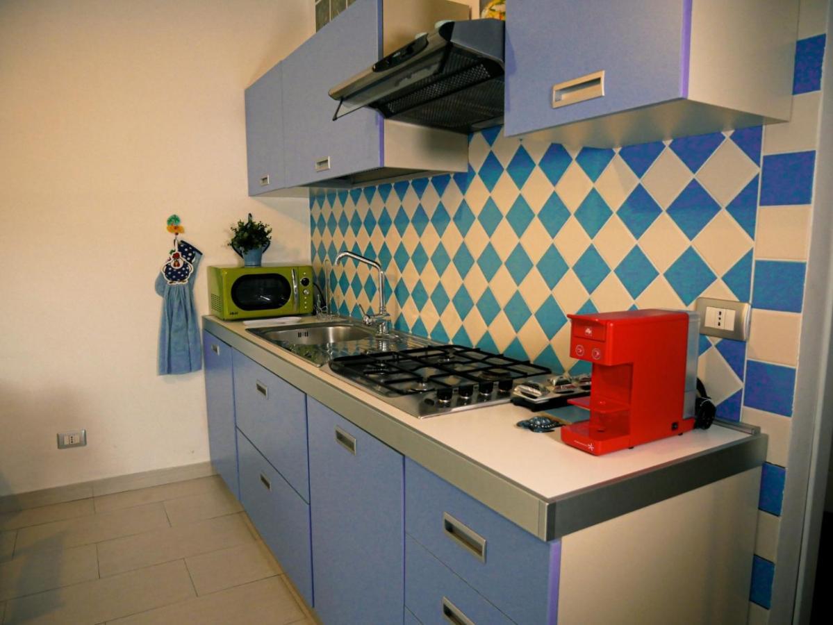 Mare Roccia Beachfront Apartment تاورمينا المظهر الخارجي الصورة